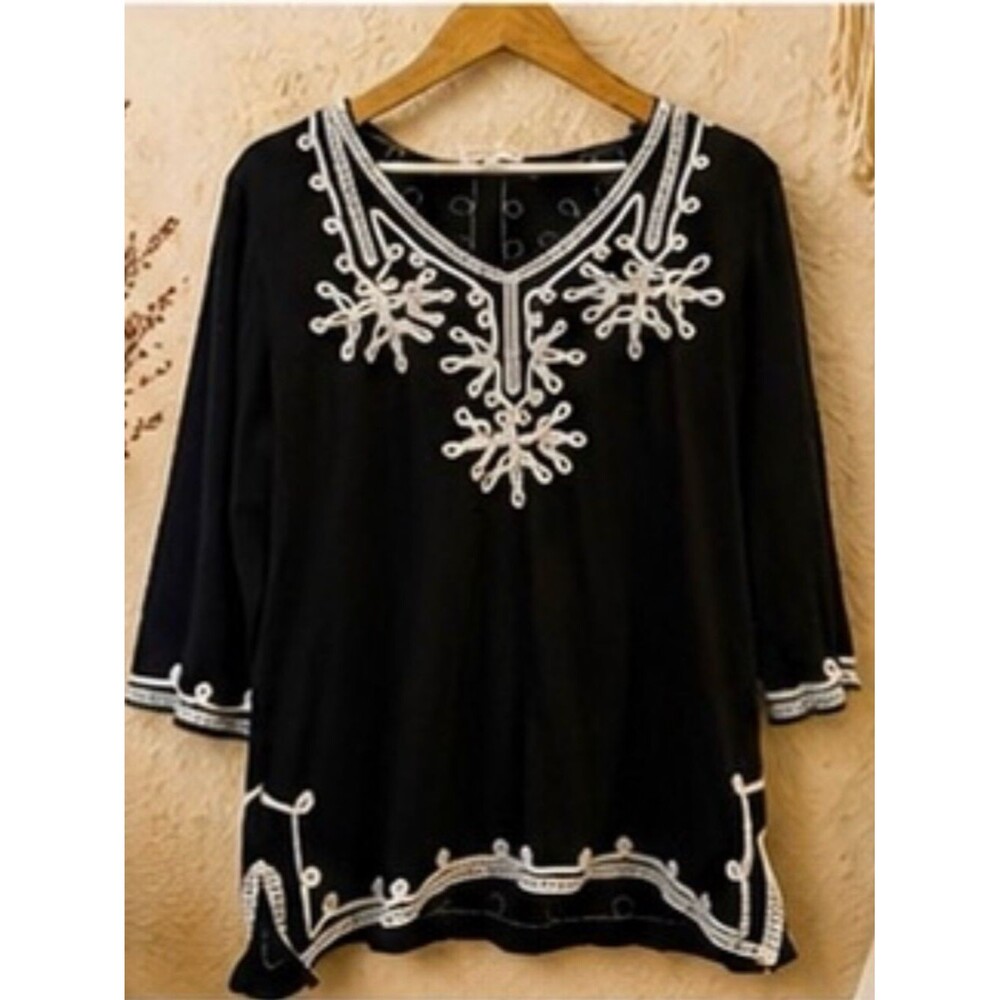 Unbranded Women's Black and White Blouse